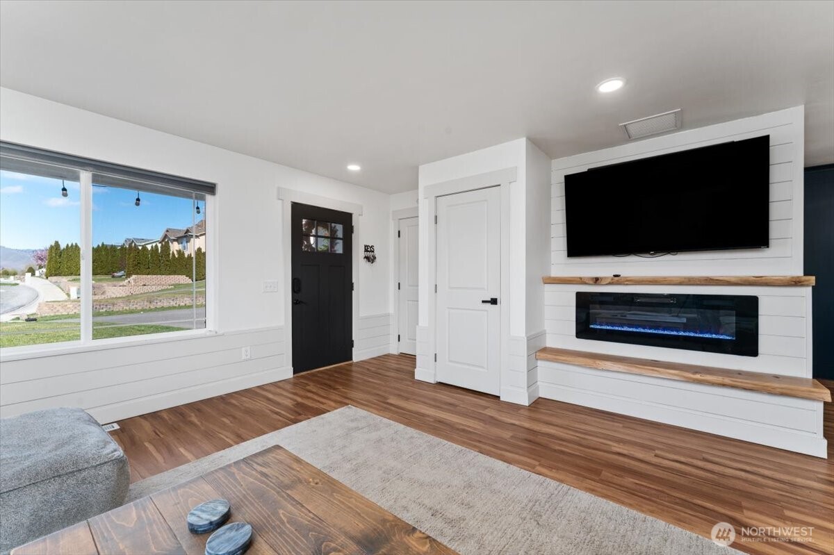 3949 NE Vista Del Rey Drive , East Wenatchee, WA 98802