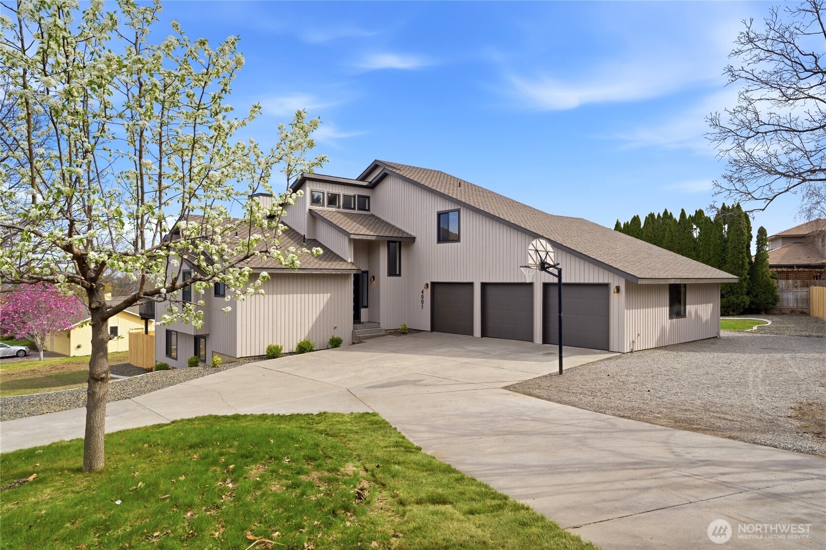 4001 S Olson Pl , Kennewick, WA 99337
