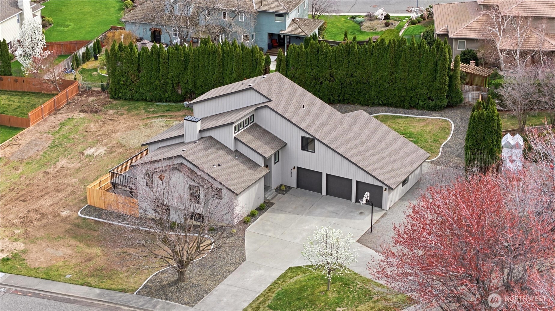 4001 S Olson Pl , Kennewick, WA 99337
