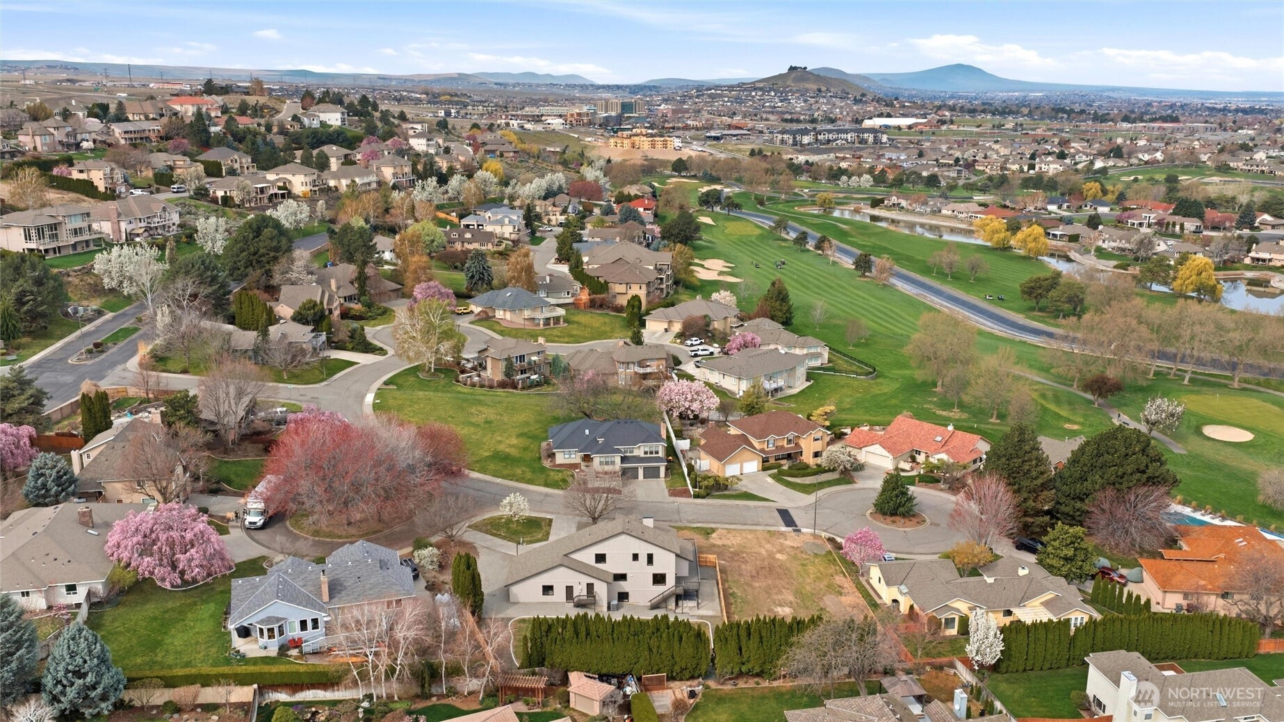 4001 S Olson Pl , Kennewick, WA 99337