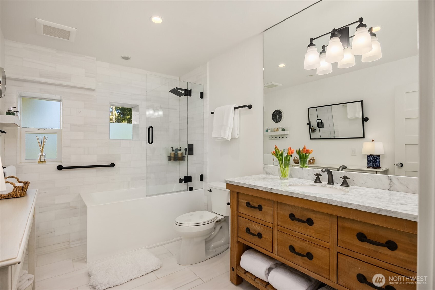 5057 NE Hazelnut Way , Kingston, WA 98346