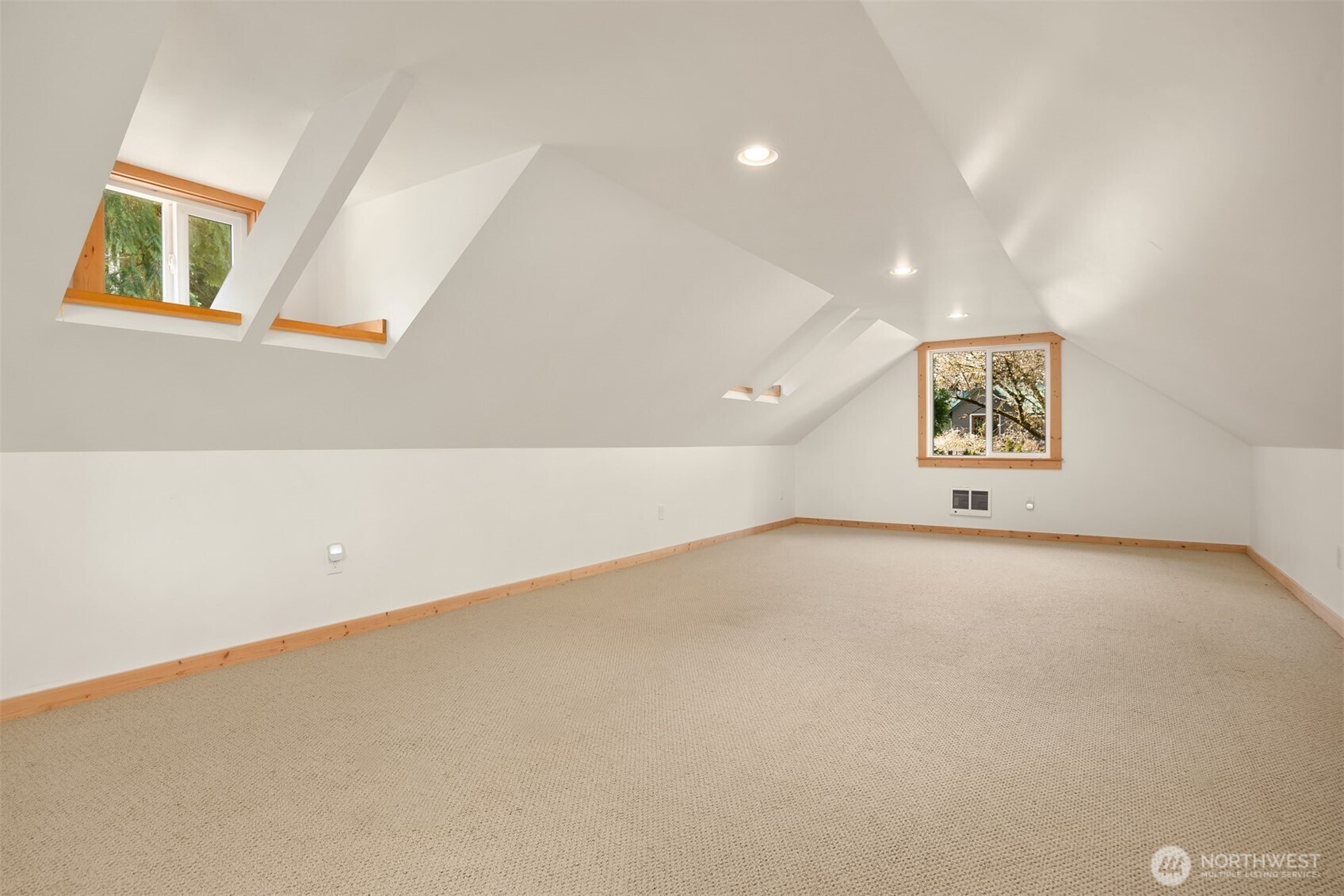 5057 NE Hazelnut Way , Kingston, WA 98346