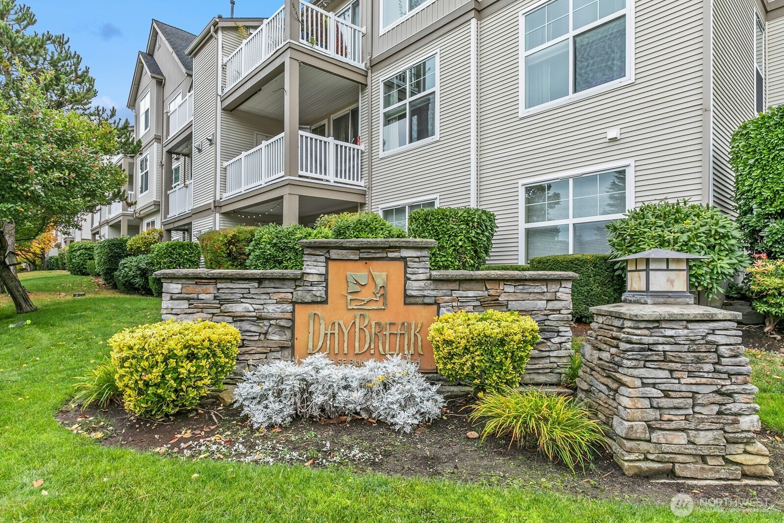 23420 SE Black Nugget Road #F302, Issaquah, WA 98029-6914