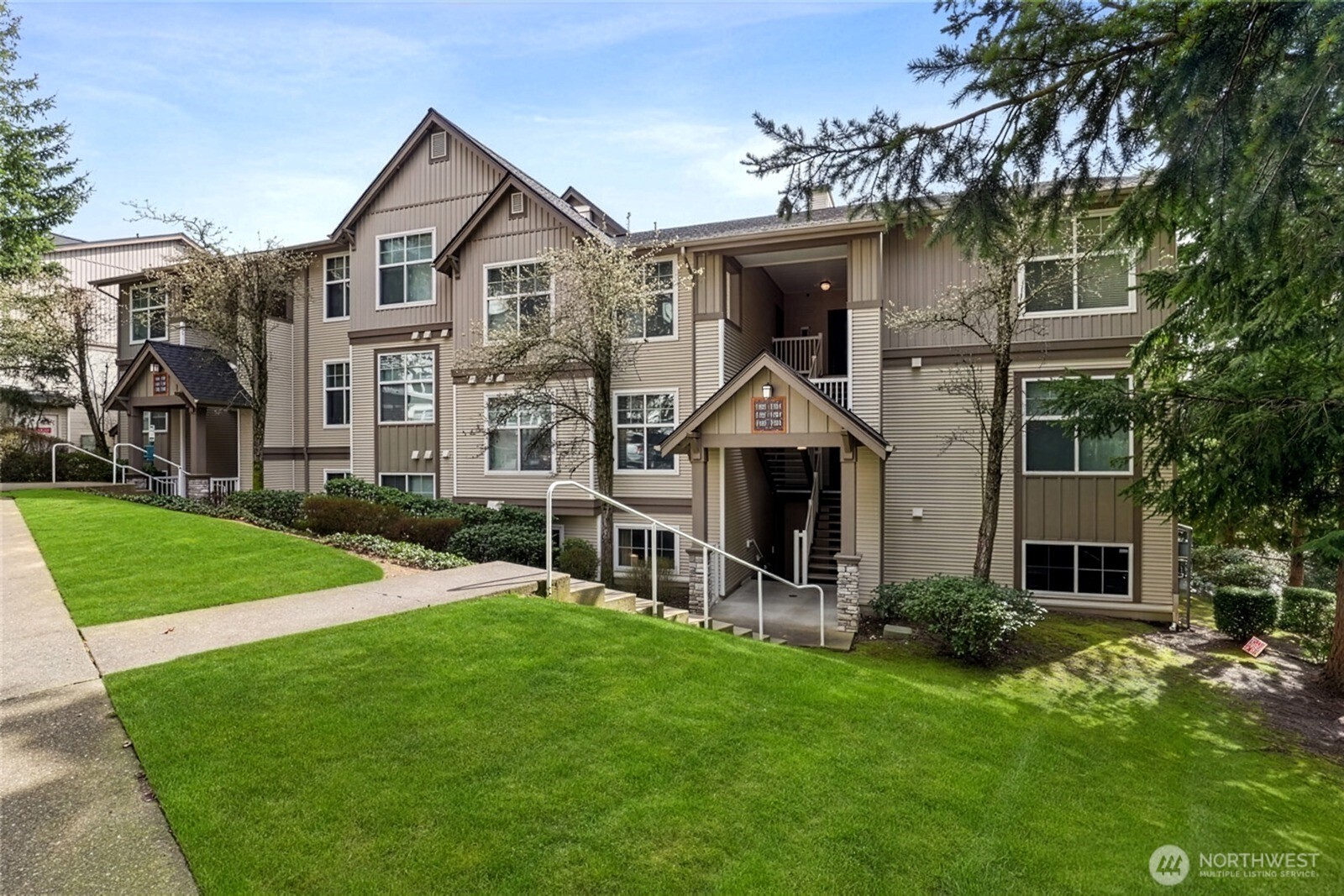 23420 SE Black Nugget Road #F302, Issaquah, WA 98029-6914