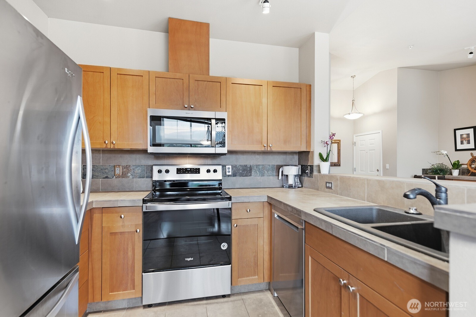 23420 SE Black Nugget Road #F302, Issaquah, WA 98029-6914