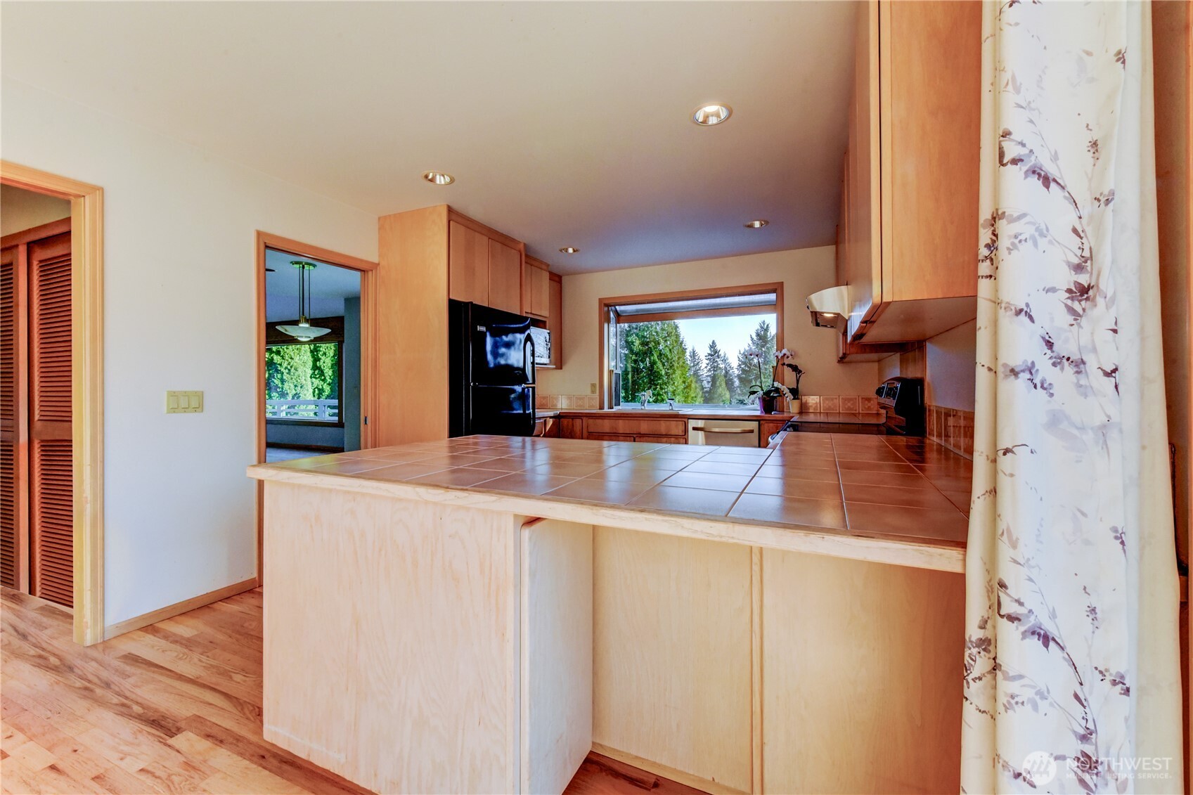 15728 NE 61st Ct , Redmond, WA 98052