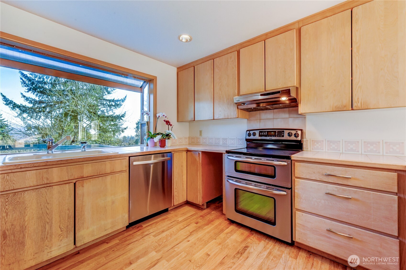 15728 NE 61st Ct , Redmond, WA 98052