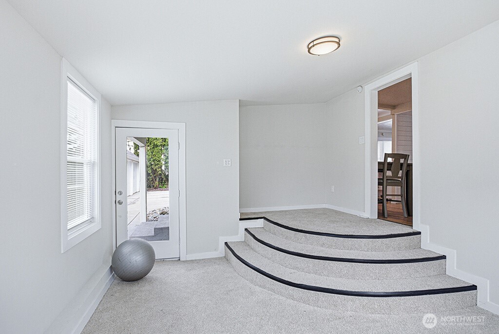 6220 Parker Road E, Sumner, WA 98390