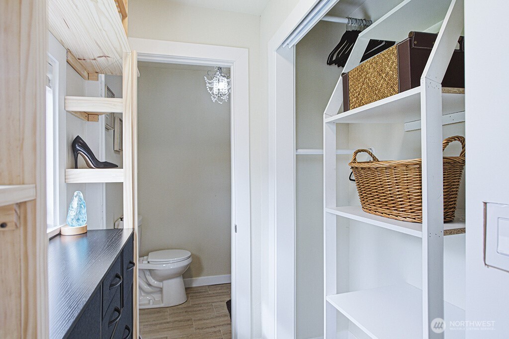 6220 Parker Road E, Sumner, WA 98390