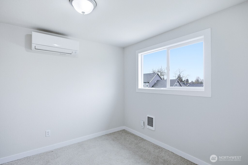 6220 Parker Road E, Sumner, WA 98390