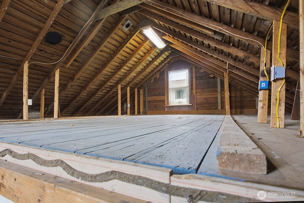 6220 Parker Road E, Sumner, WA 98390