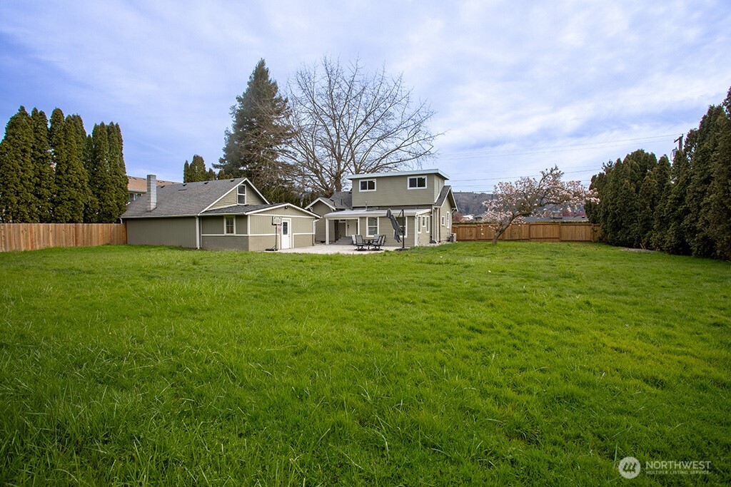 6220 Parker Road E, Sumner, WA 98390