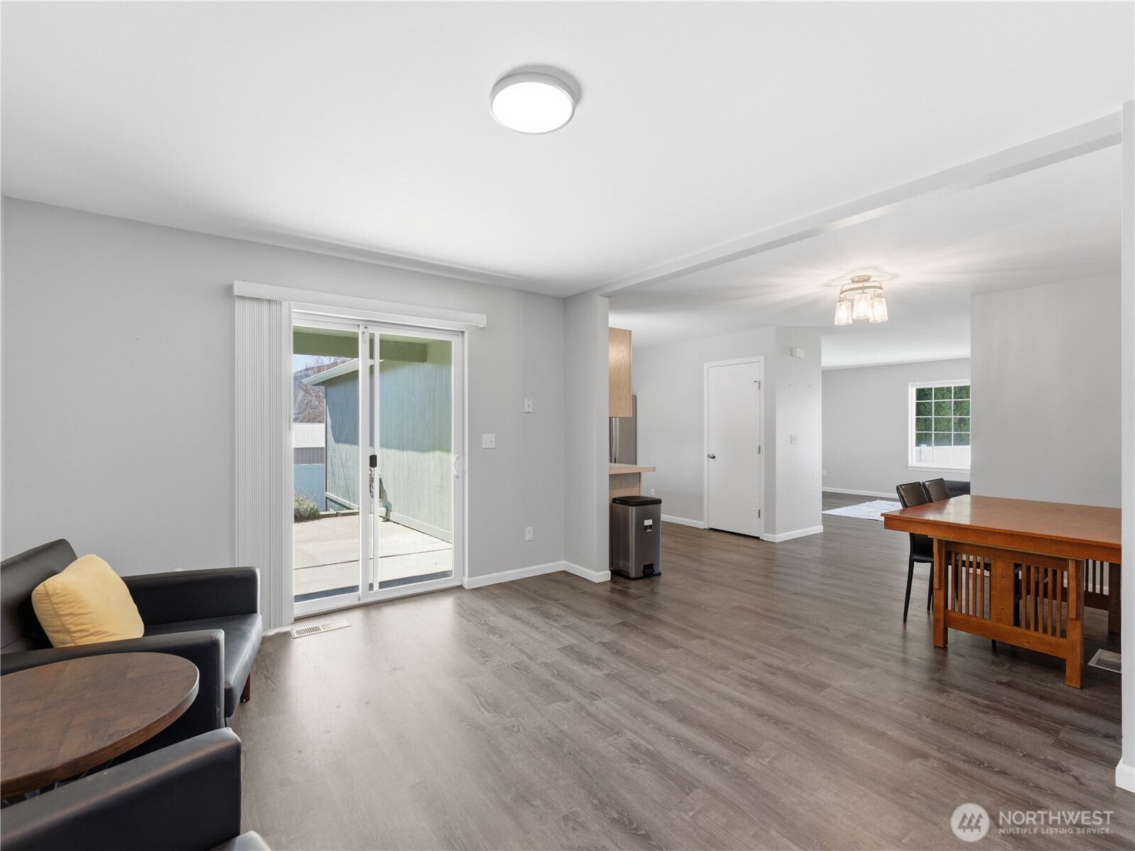 657 S Lawler Avenue , East Wenatchee, WA 98802