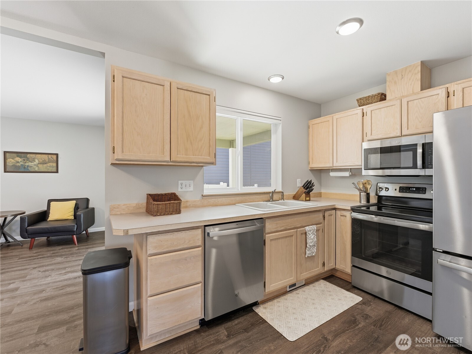 657 S Lawler Avenue , East Wenatchee, WA 98802