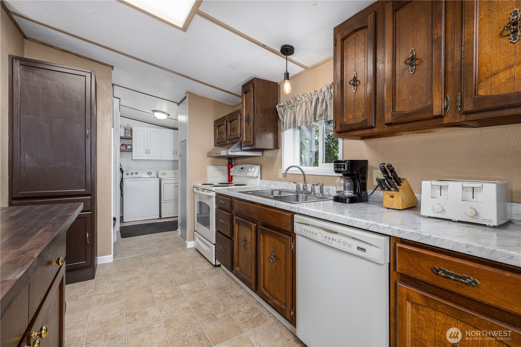 71 W Doggone Lane , Elma, WA 98541