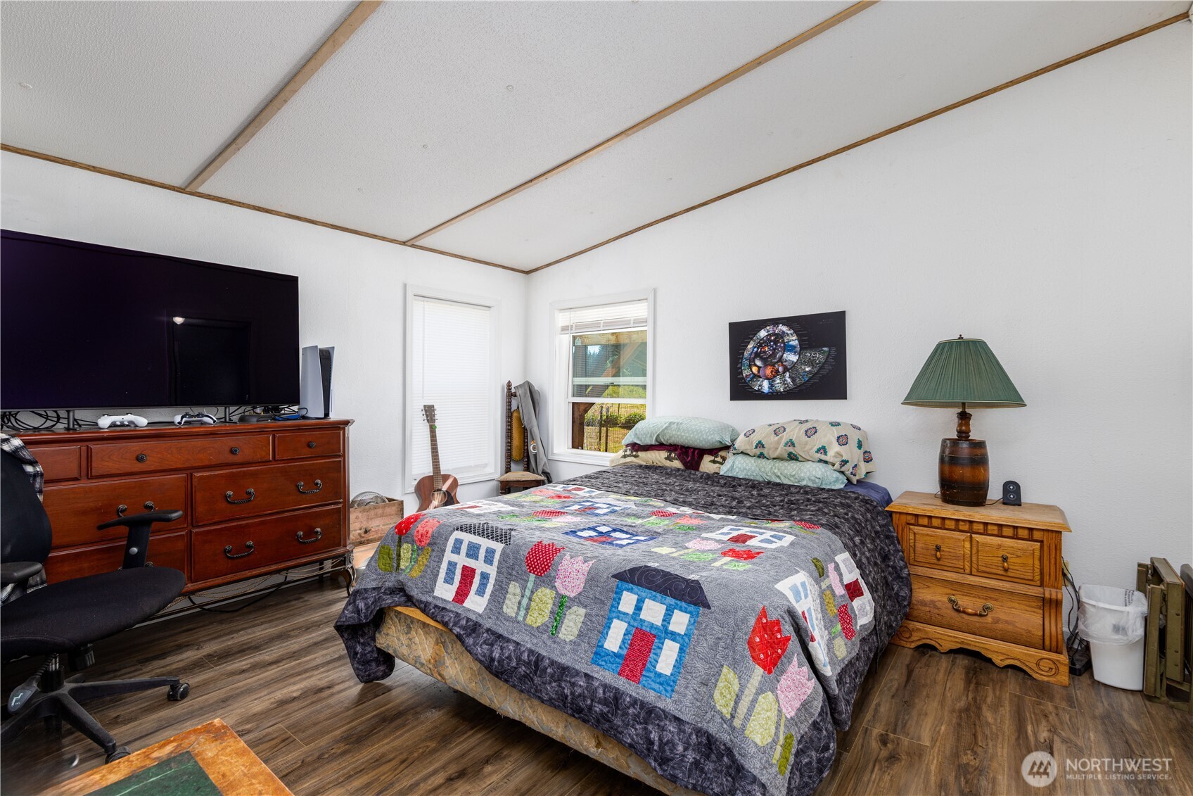 71 W Doggone Lane , Elma, WA 98541