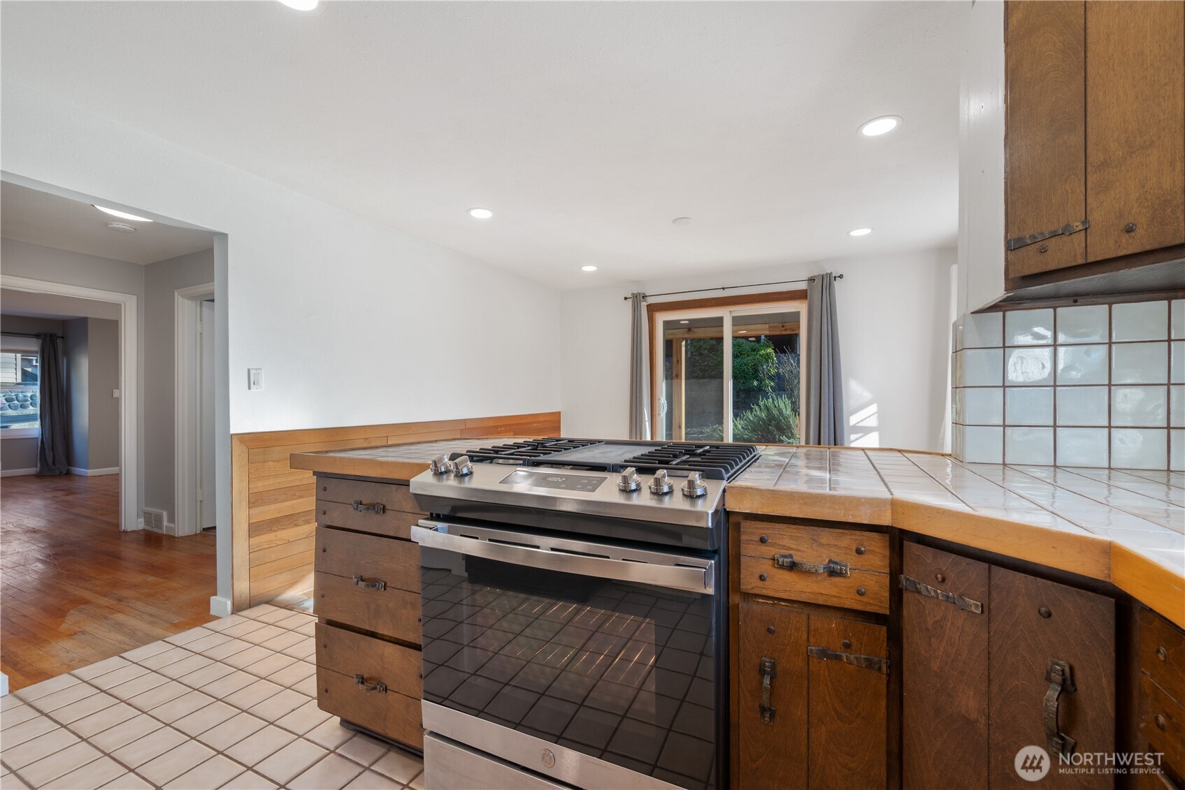 2 Country Club Drive , Longview, WA 98632