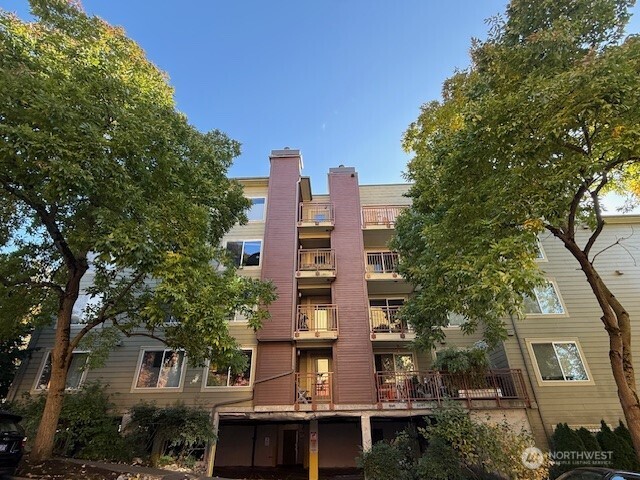 8745 Greenwood Avenue N #311, Seattle, WA 98103