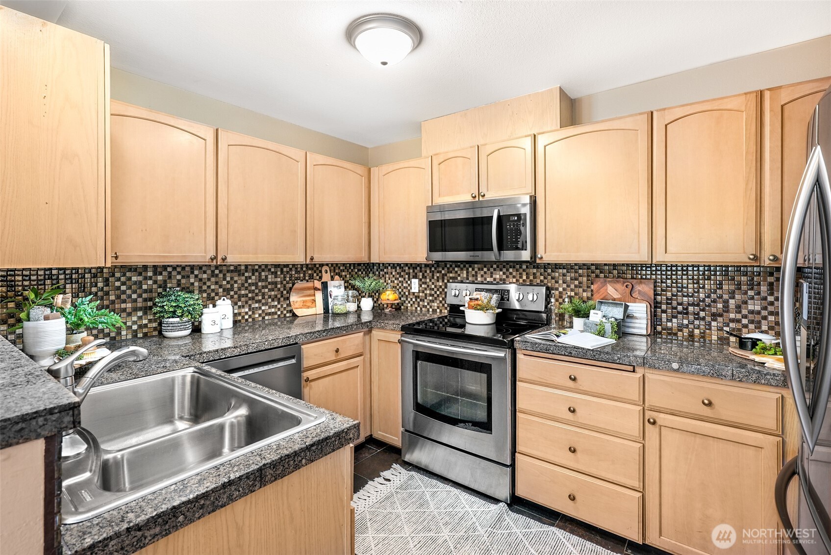 9210 Market Place #D104, Lake Stevens, WA 98258