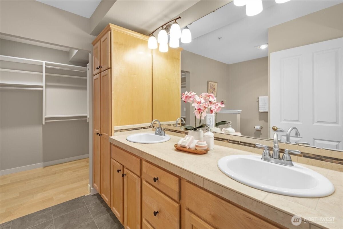 8500 Main Street #F212, Edmonds, WA 98026-6954