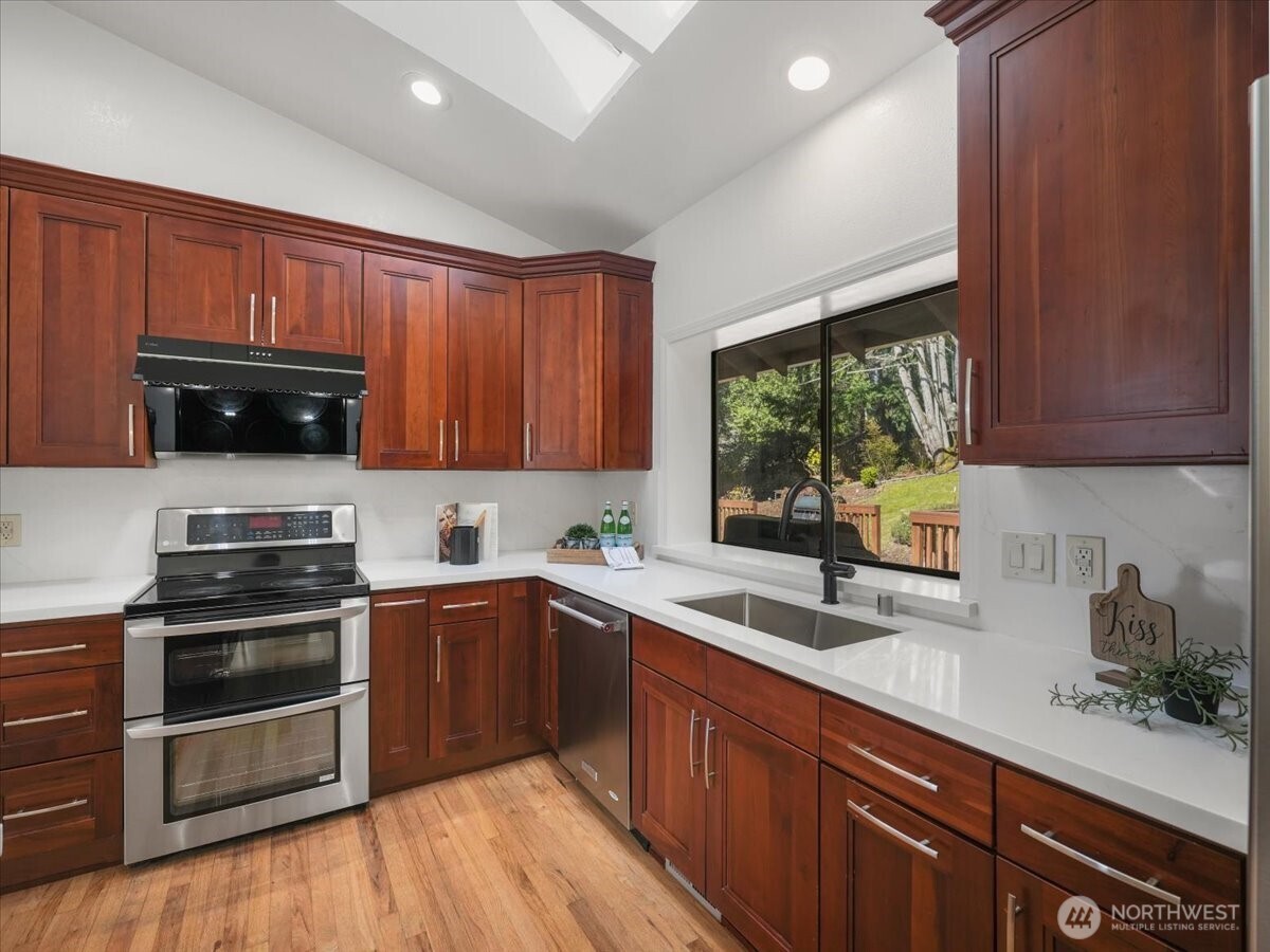 14812 SE 62nd Court , Bellevue, WA 98006