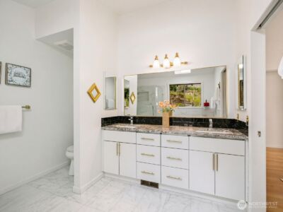 14812 SE 62nd Court , Bellevue, WA 98006 - Photo 15