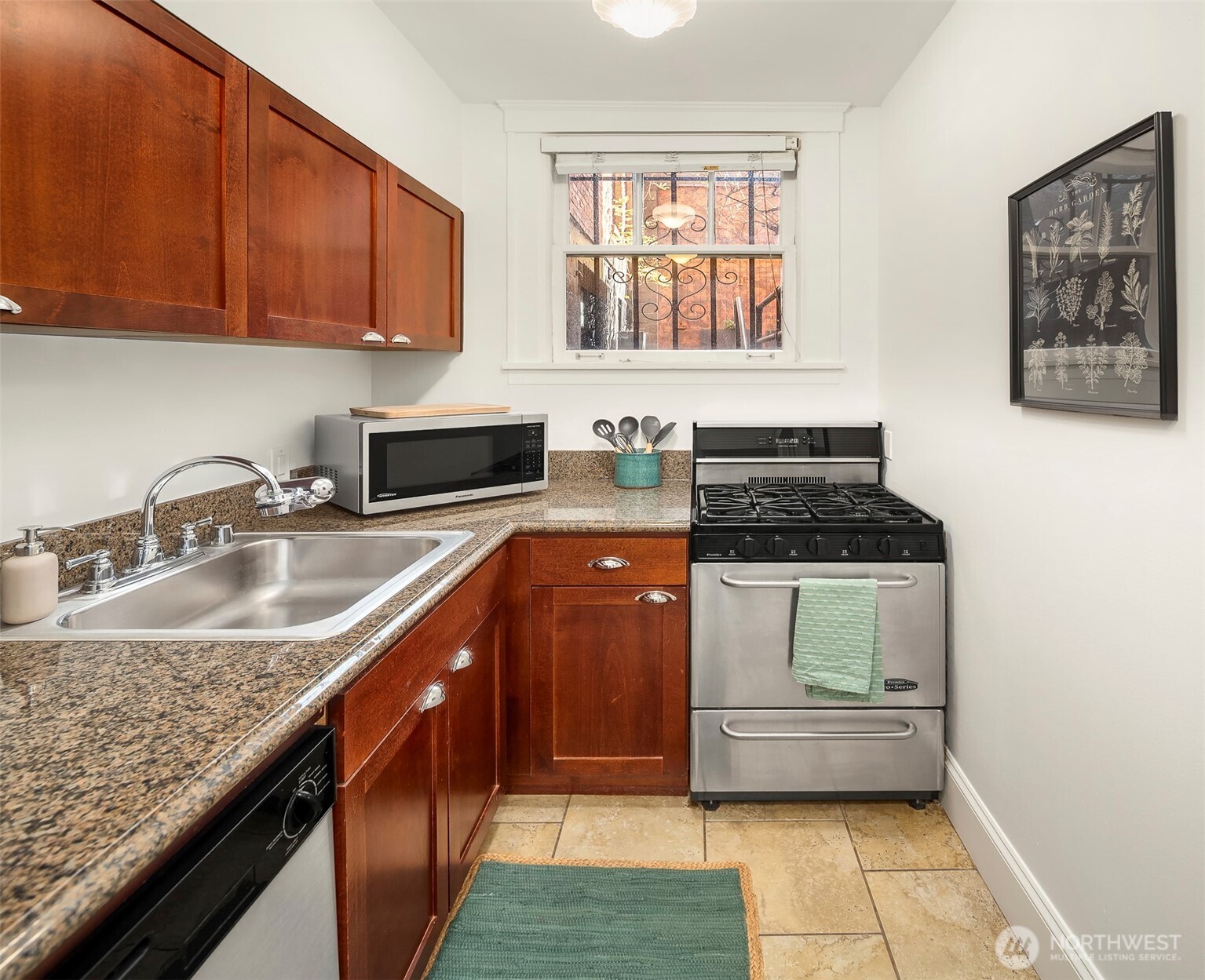 2132 5th Avenue #008, Seattle, WA 98121