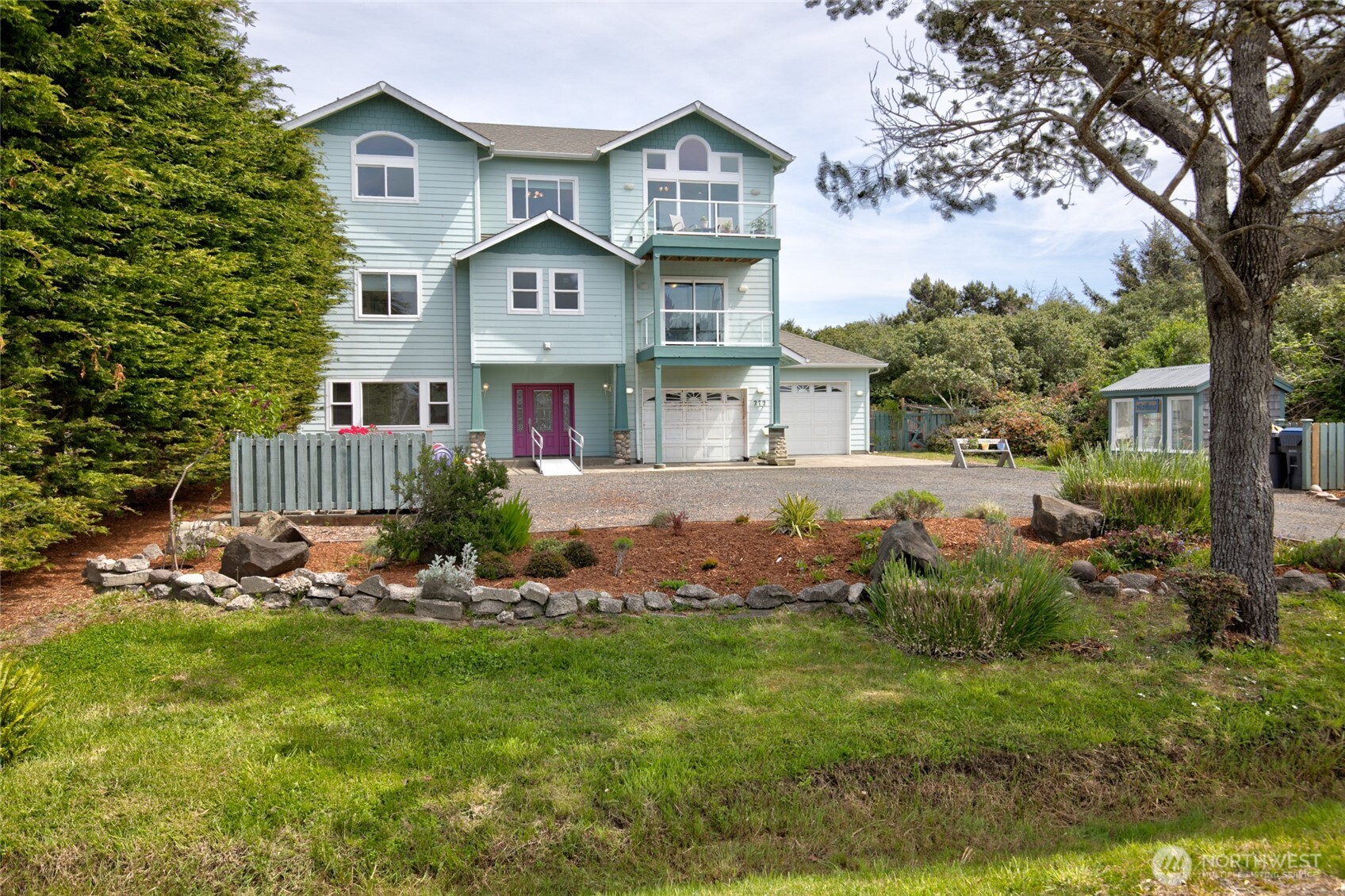 272 Sand Dune Avenue NW, Ocean Shores, WA 98569