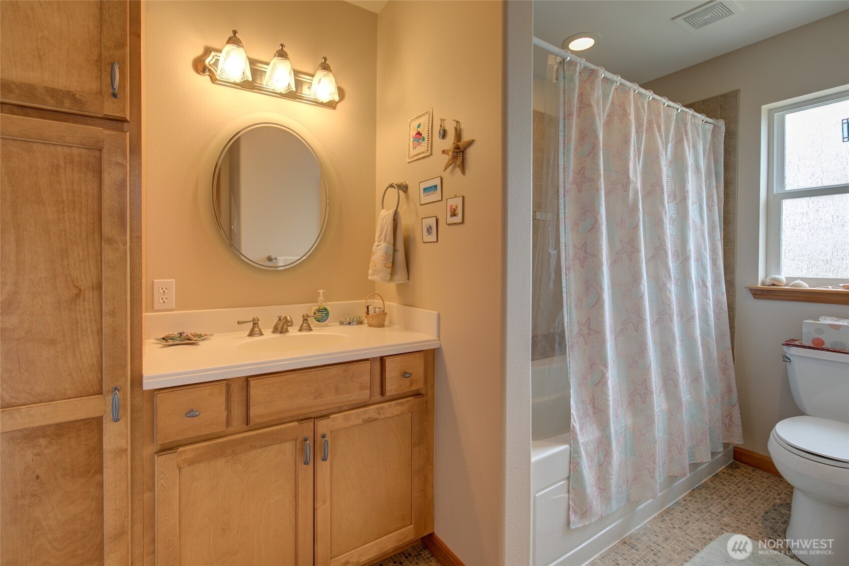 272 Sand Dune Avenue NW, Ocean Shores, WA 98569