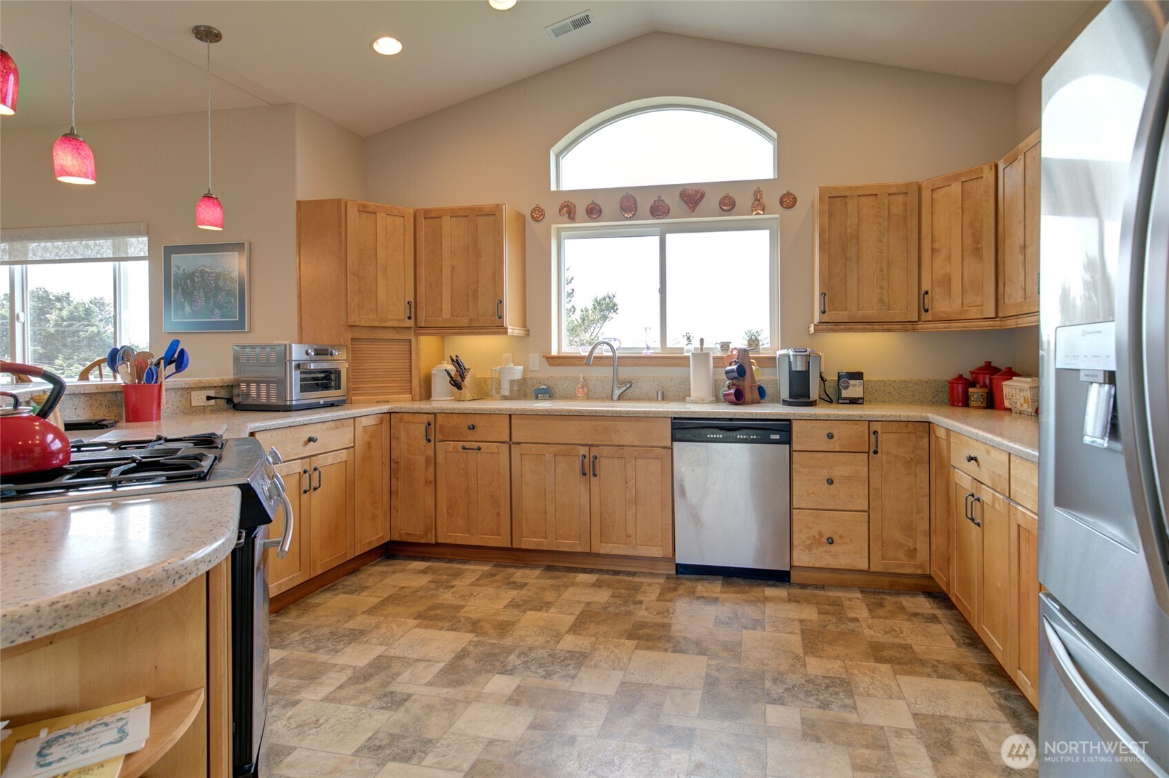 272 Sand Dune Avenue NW, Ocean Shores, WA 98569