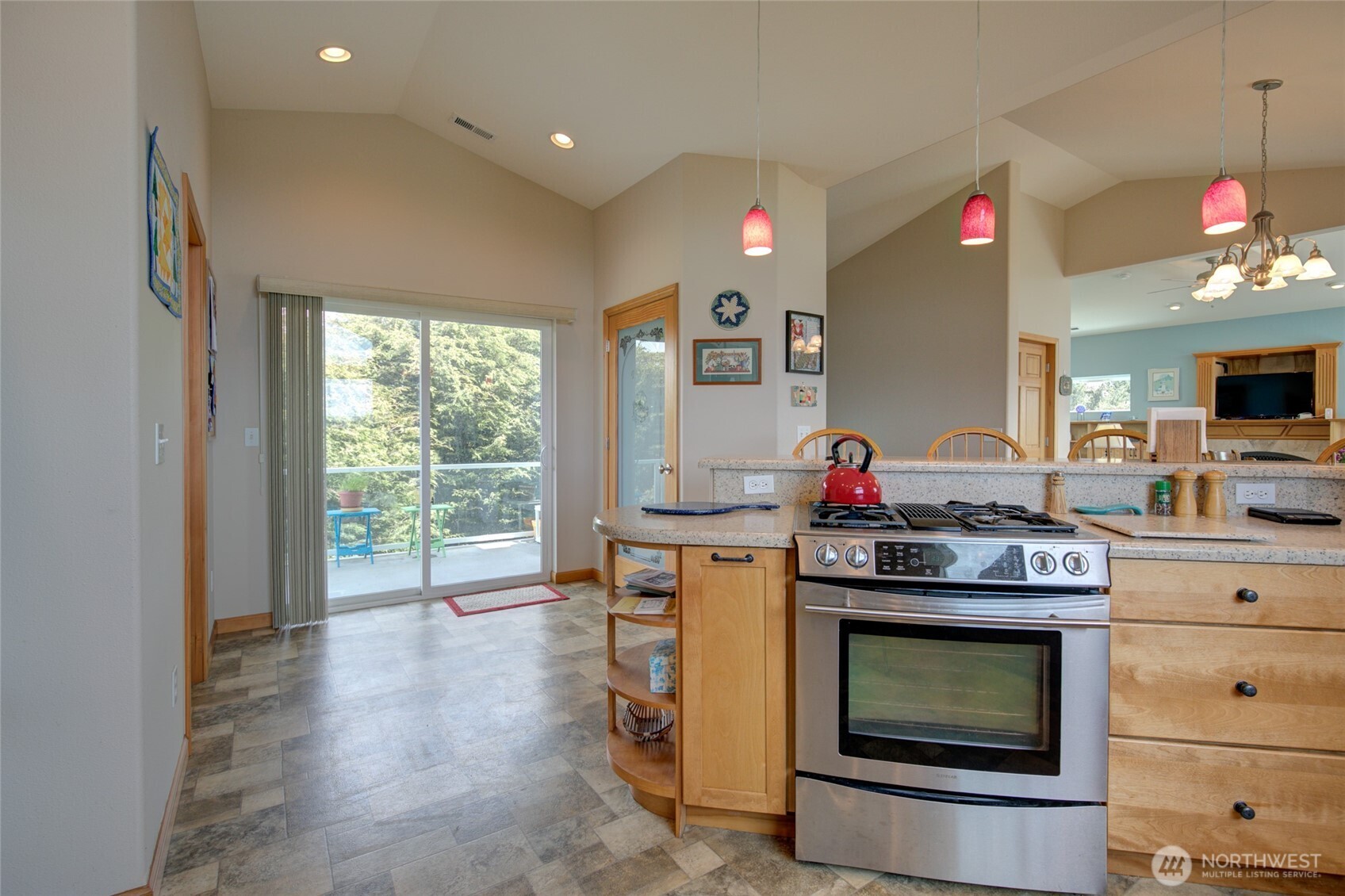 272 Sand Dune Avenue NW, Ocean Shores, WA 98569