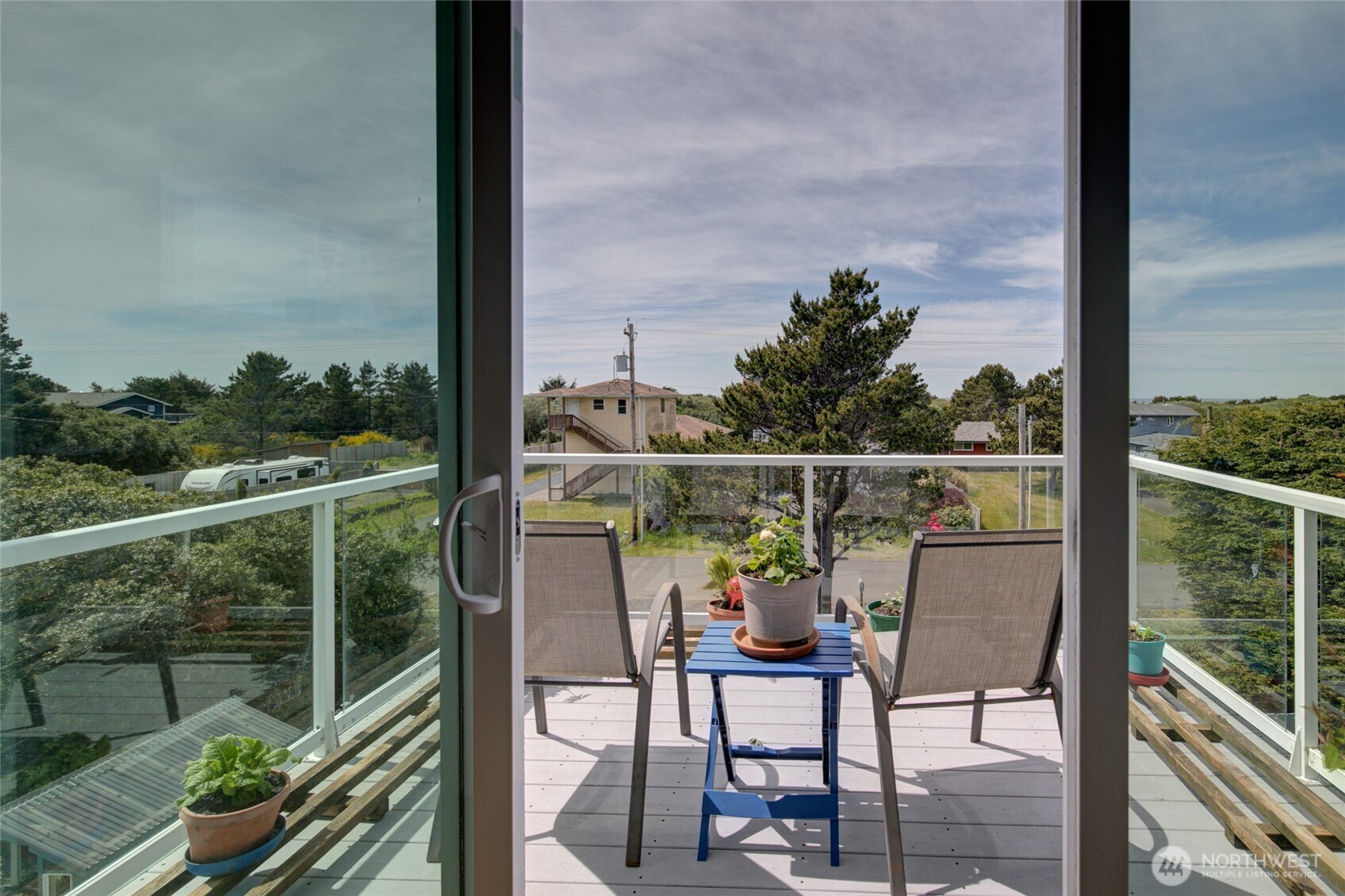 272 Sand Dune Avenue NW, Ocean Shores, WA 98569