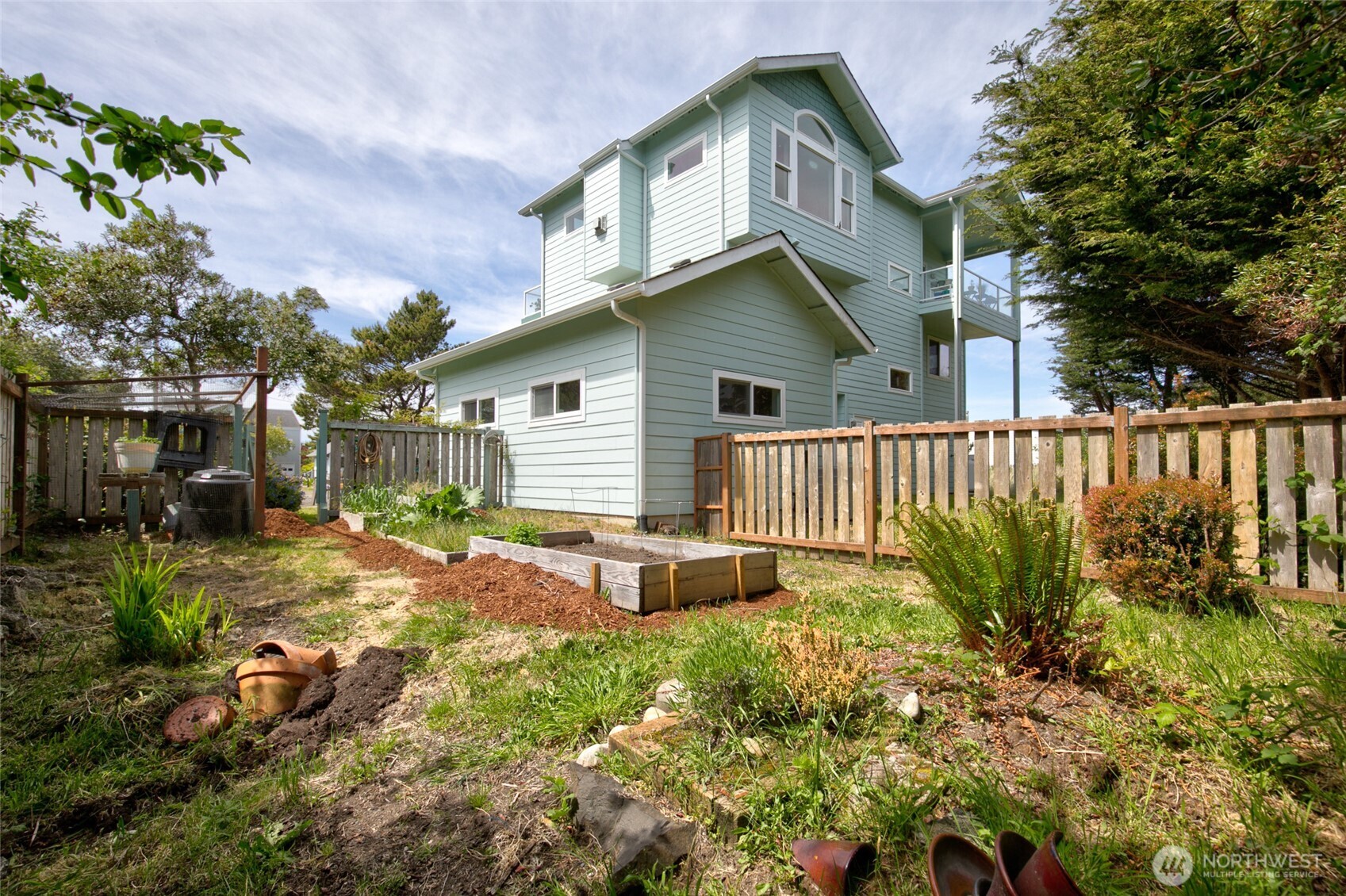 272 Sand Dune Avenue NW, Ocean Shores, WA 98569