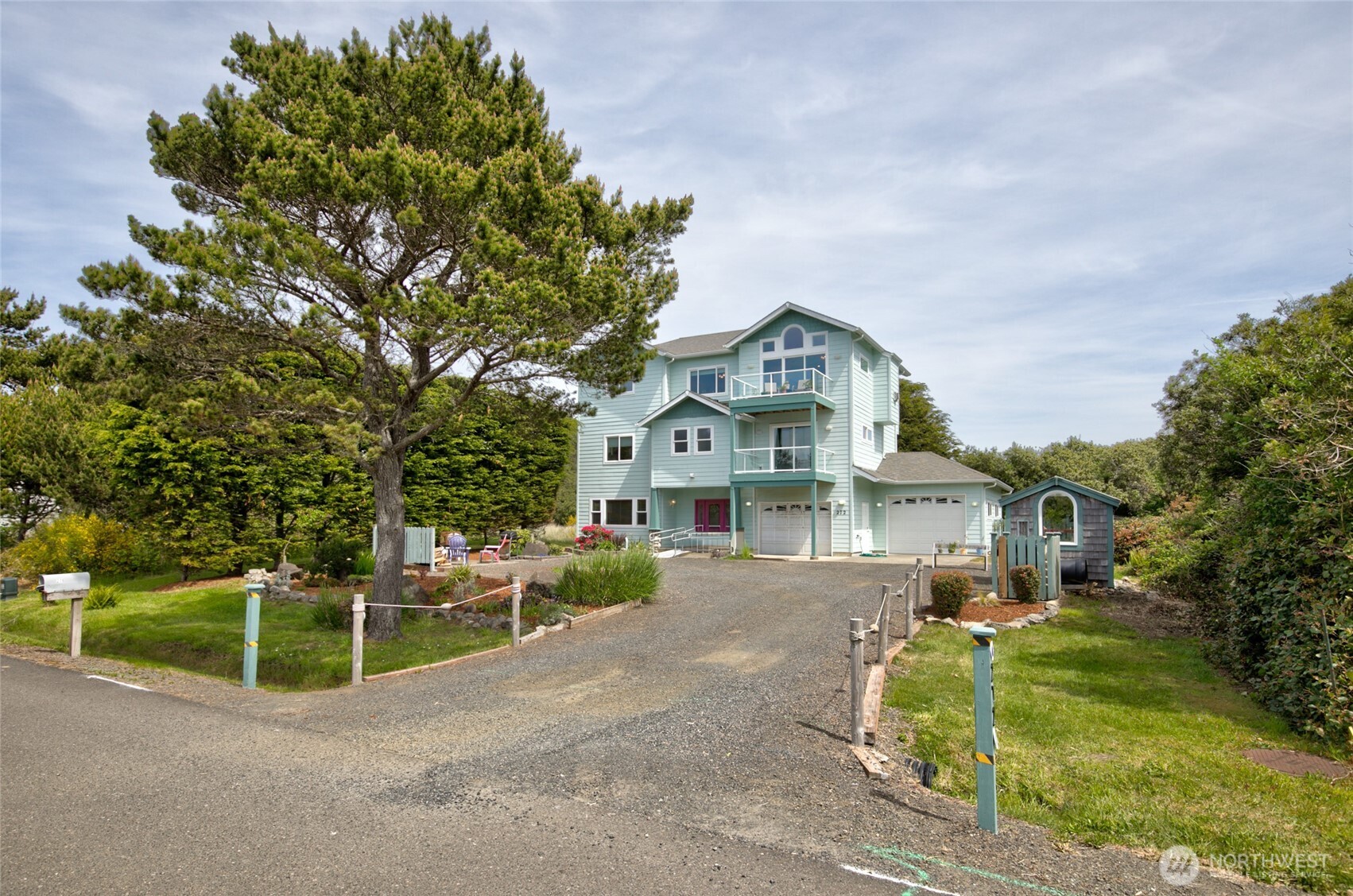 272 Sand Dune Avenue NW, Ocean Shores, WA 98569