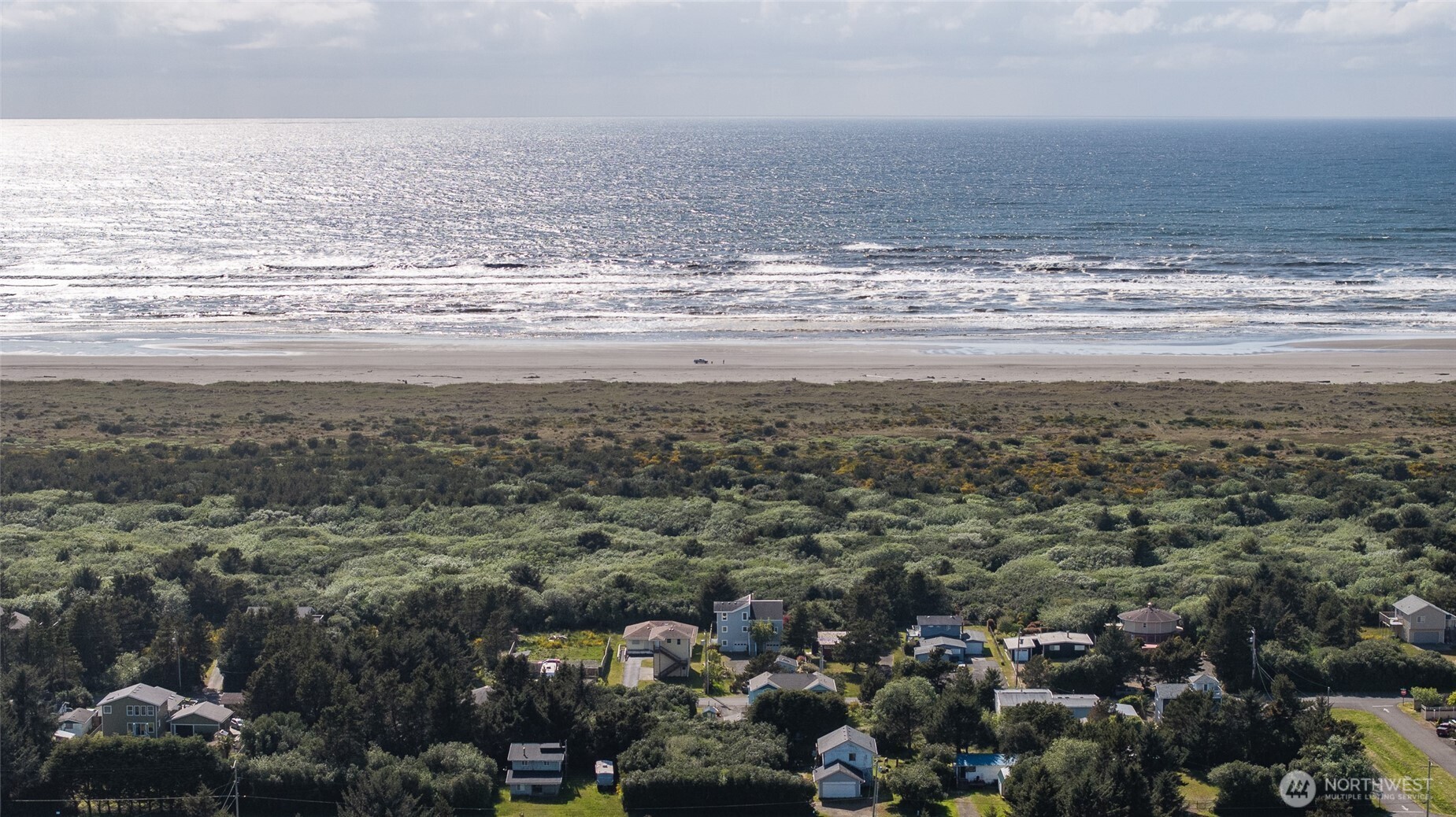 272 Sand Dune Avenue NW, Ocean Shores, WA 98569