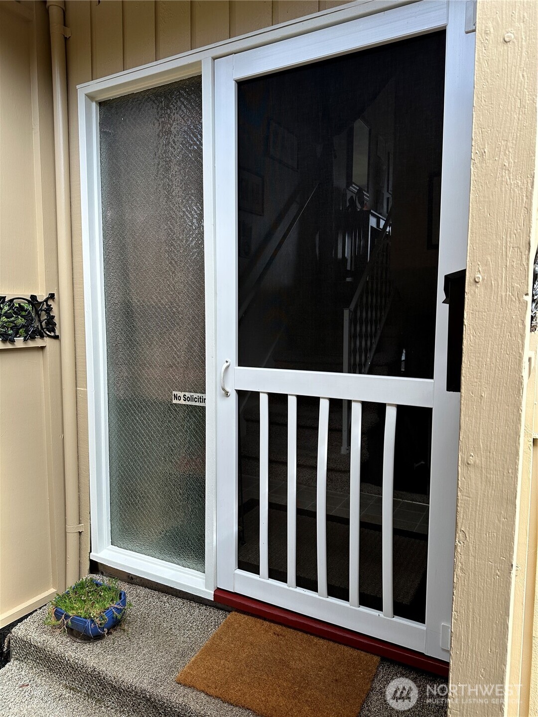 910 Barnhart Street , Raymond, WA 98577