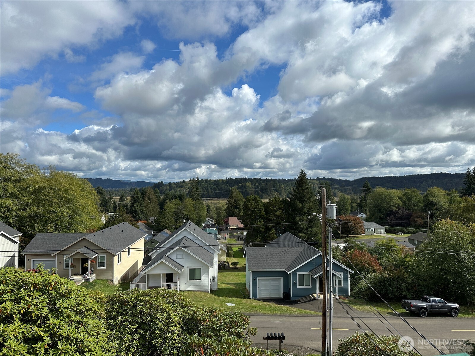 910 Barnhart Street , Raymond, WA 98577