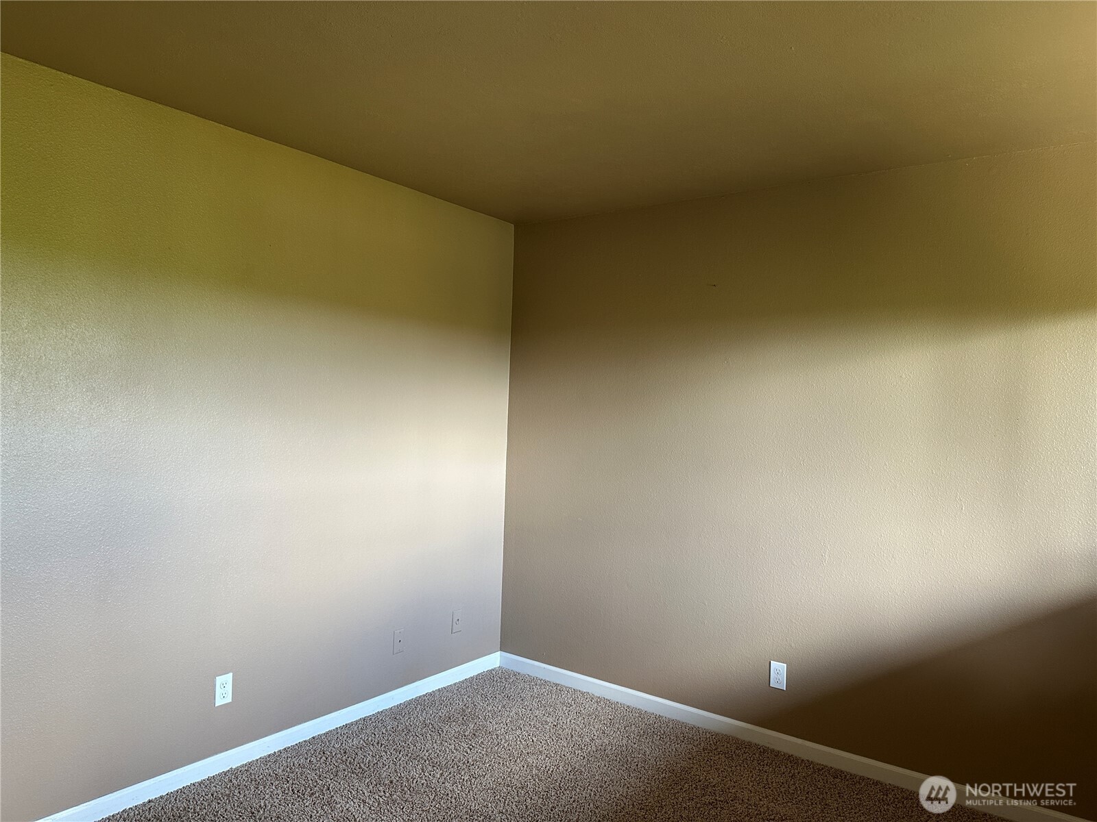 910 Barnhart Street , Raymond, WA 98577