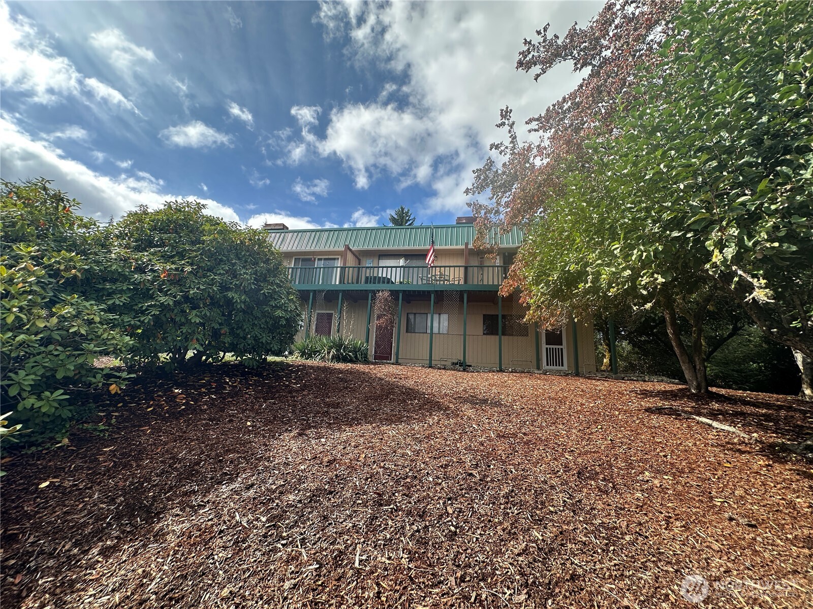 910 Barnhart Street , Raymond, WA 98577