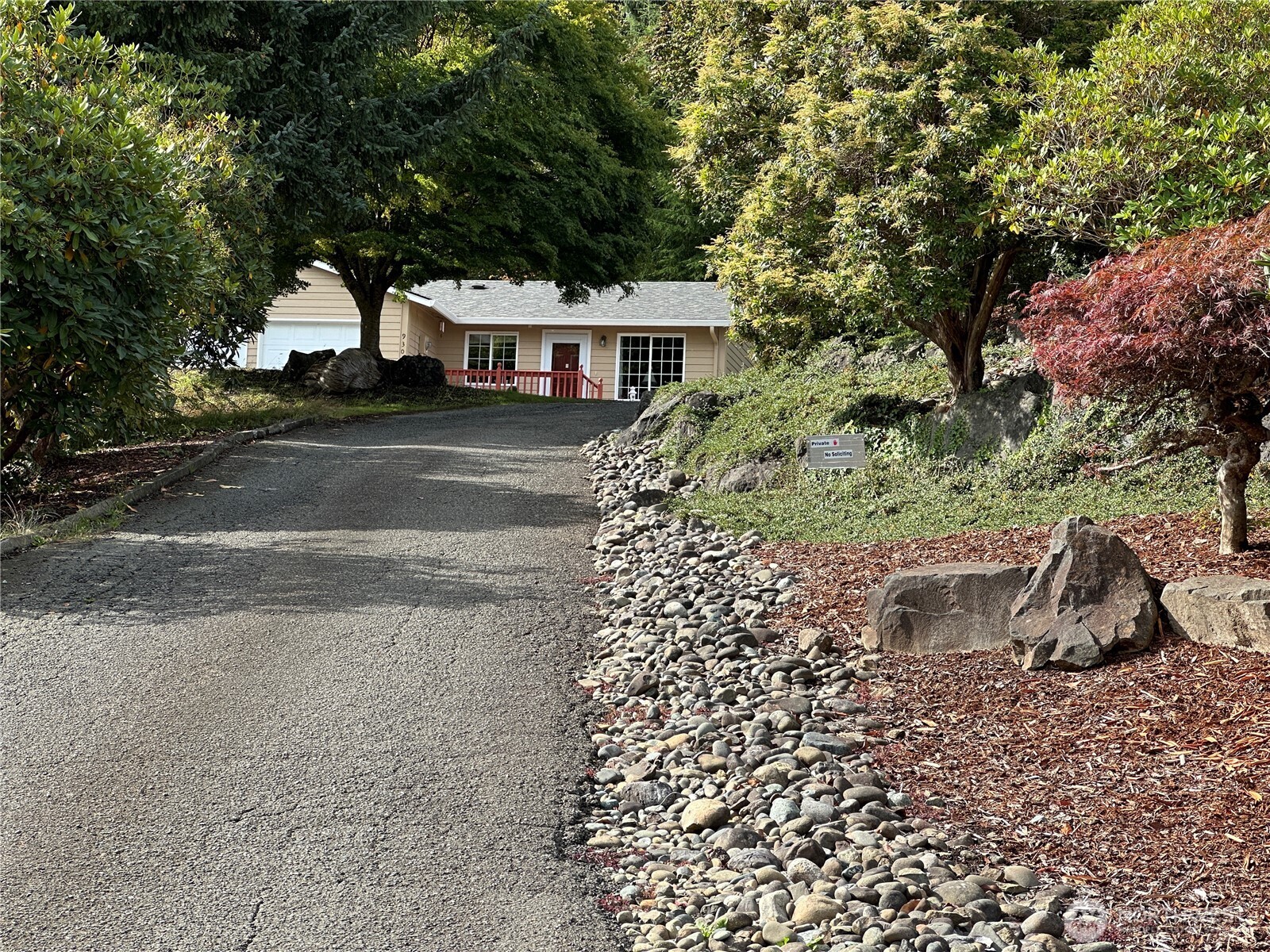 910 Barnhart Street , Raymond, WA 98577