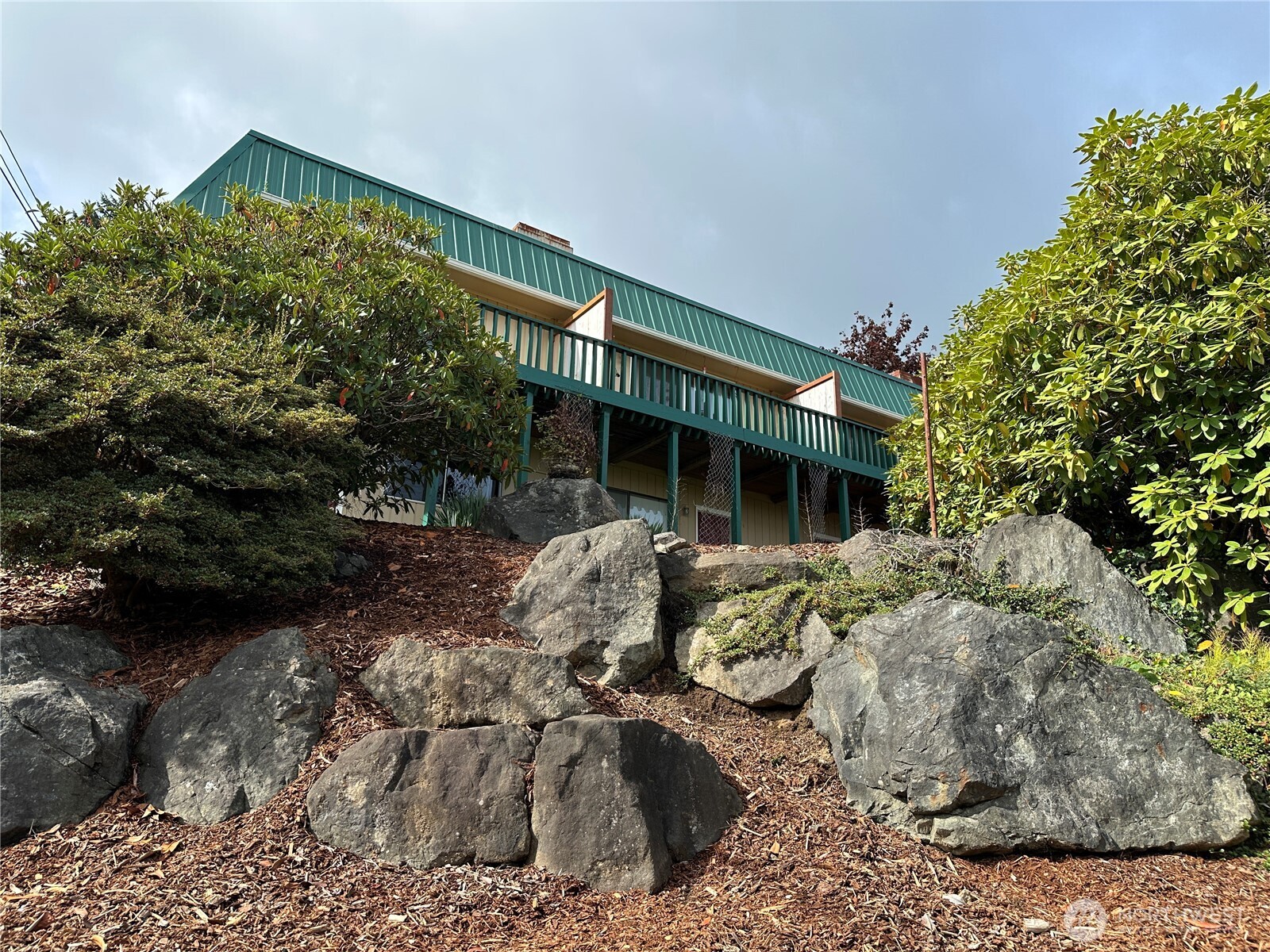 910 Barnhart Street , Raymond, WA 98577