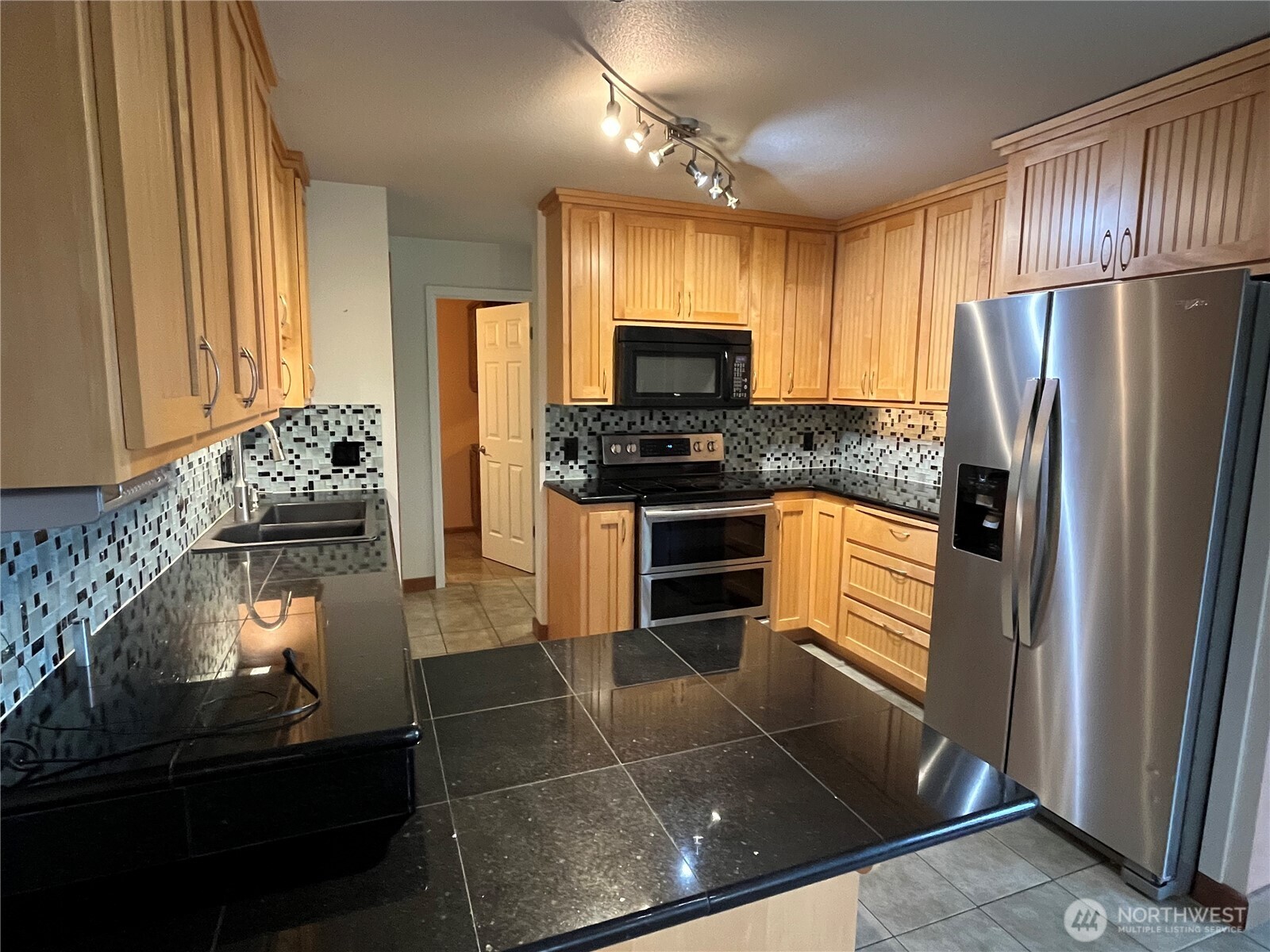 102 Shelter Bay Drive , La Conner, WA 98257