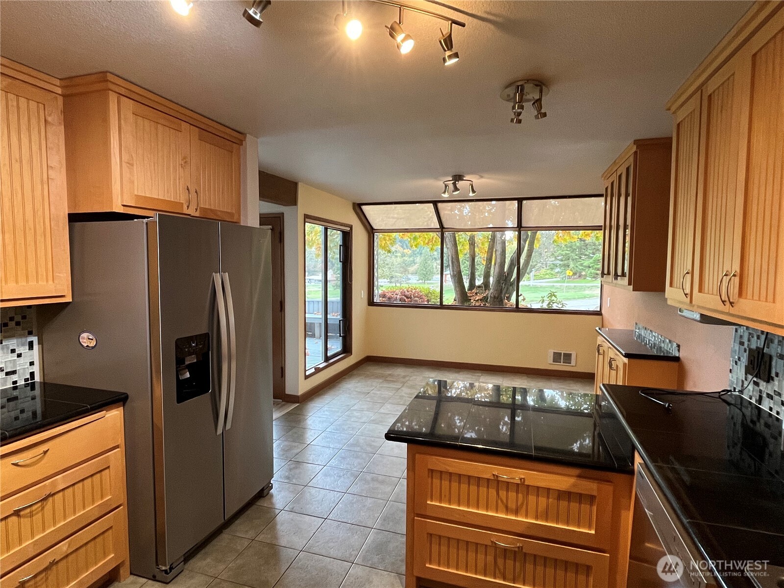 102 Shelter Bay Drive , La Conner, WA 98257