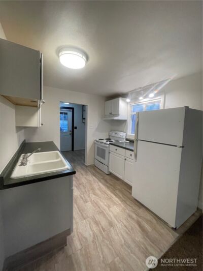 903 Howard Street , Raymond, WA 98577 - Photo 4