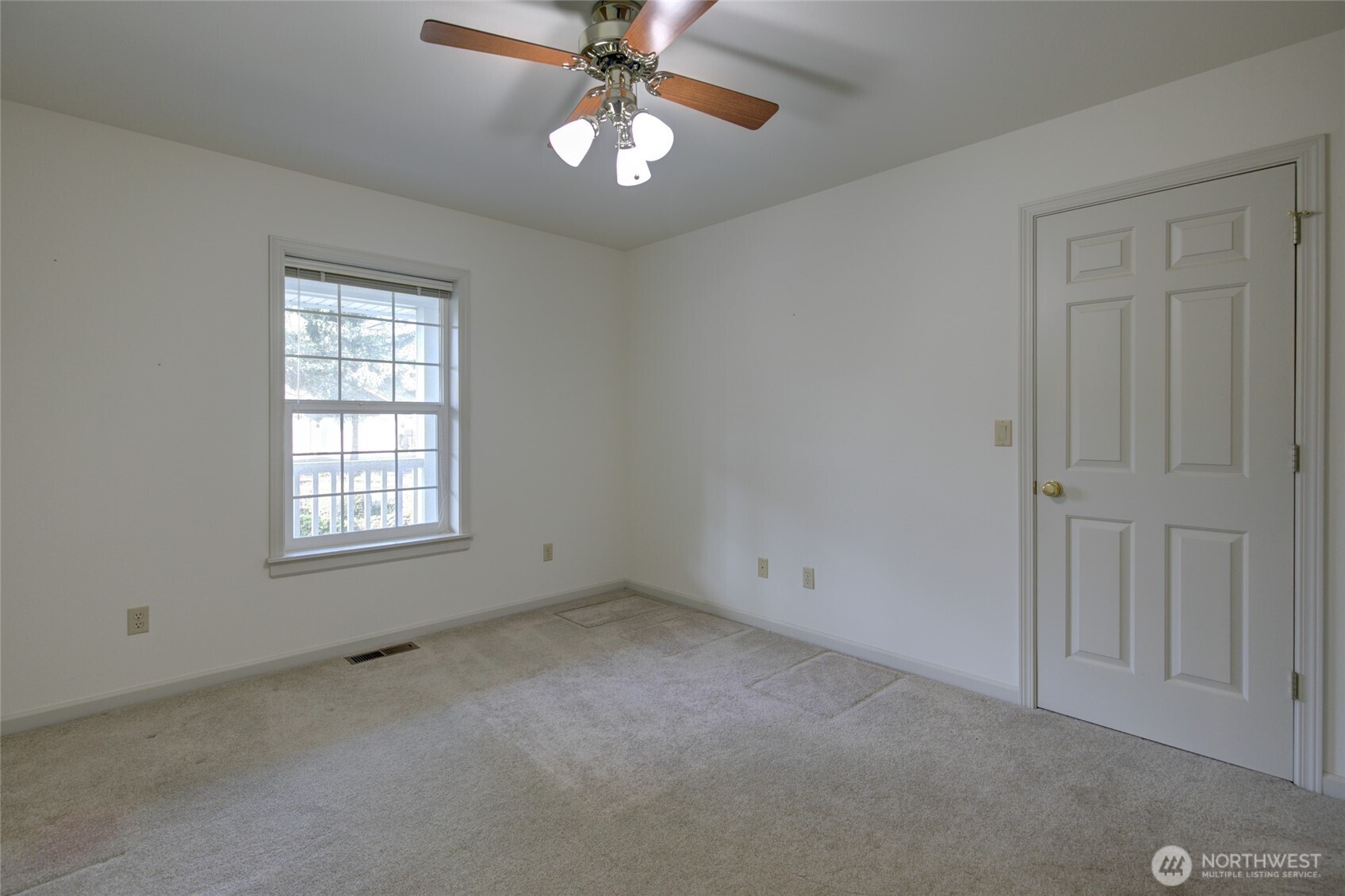 646 Woodland Loop NE, Ocean Shores, WA 98569