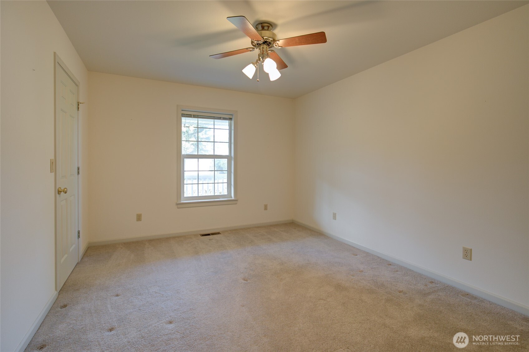 646 Woodland Loop NE, Ocean Shores, WA 98569