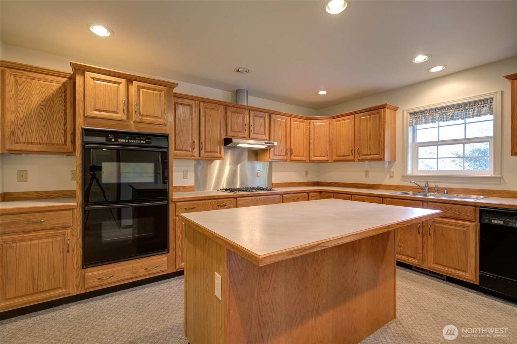 646 Woodland Loop NE, Ocean Shores, WA 98569