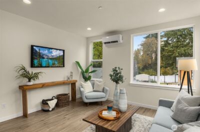 10306 E Midvale Avenue N, Seattle, WA 98133 - Photo 11