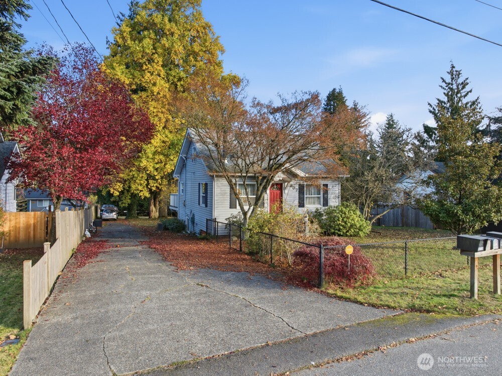 7807 Grant Drive , Everett, WA 98203-6734