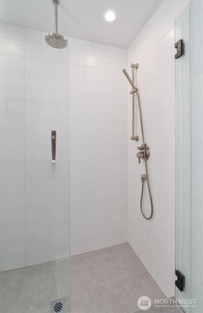 3642 A Interlake Avenue N, Seattle, WA 98103 - Photo 24